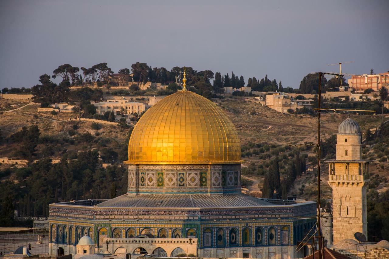 Into Jerusalem Heart Exterior foto